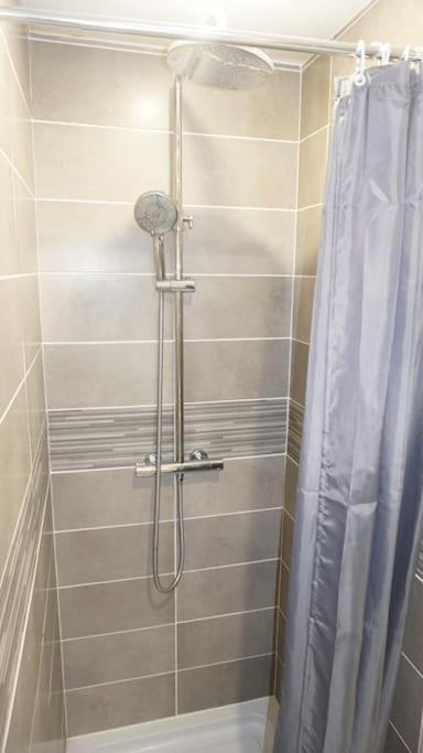 생캉탱 Atypique T1 Duplex - Wifi .Parking .Proche .Gare 아파트 외부 사진